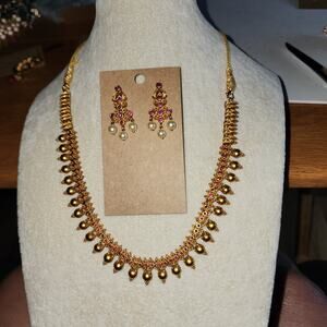 BOLLYWOOD INDIAN ORNATE NECKLACE AND EARRINGS COMBO SET